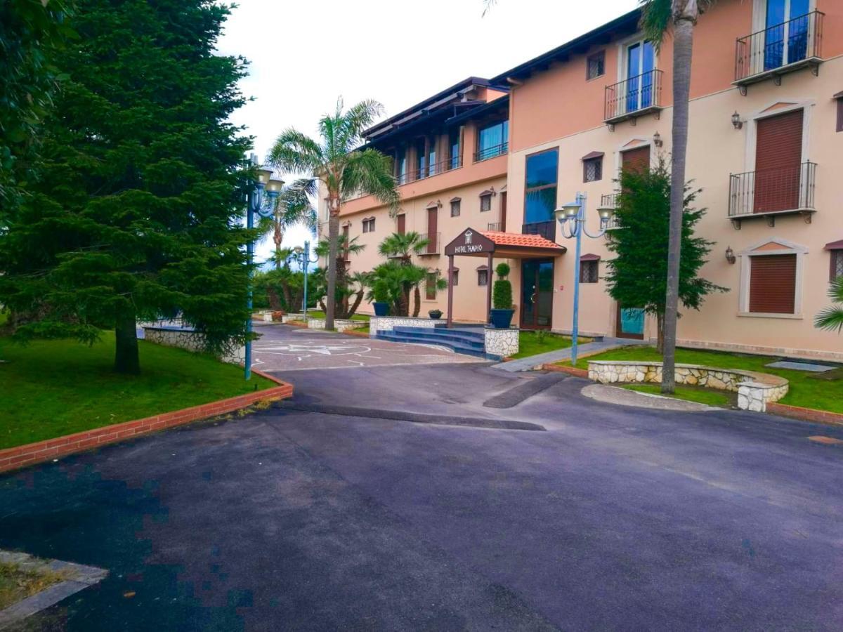 Hotel Tempio Лаго Патрия Екстериор снимка