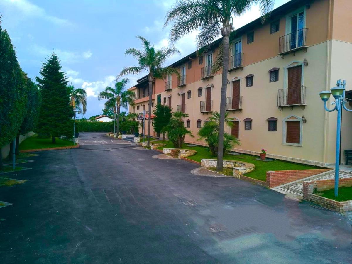 Hotel Tempio Лаго Патрия Екстериор снимка