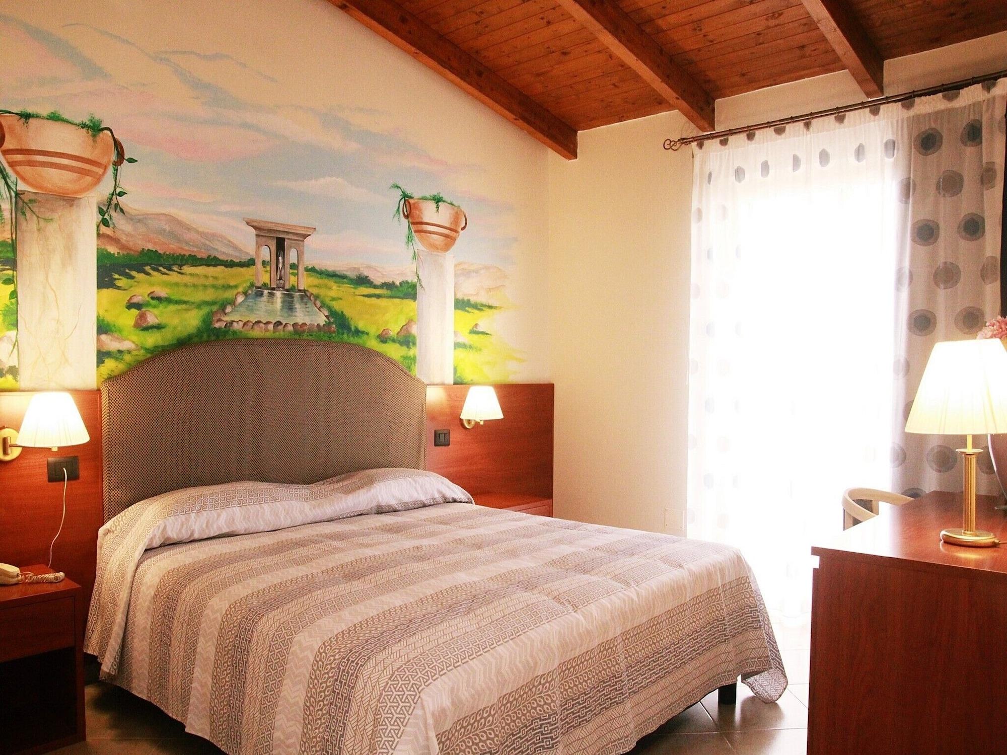 Hotel Tempio Лаго Патрия Екстериор снимка