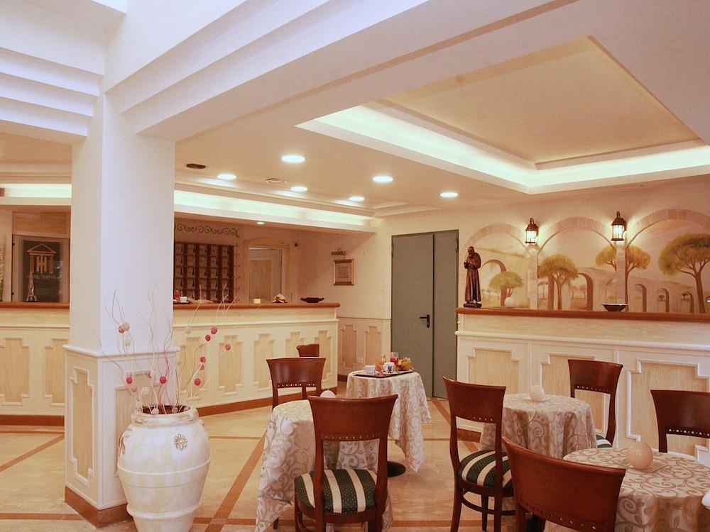 Hotel Tempio Лаго Патрия Екстериор снимка