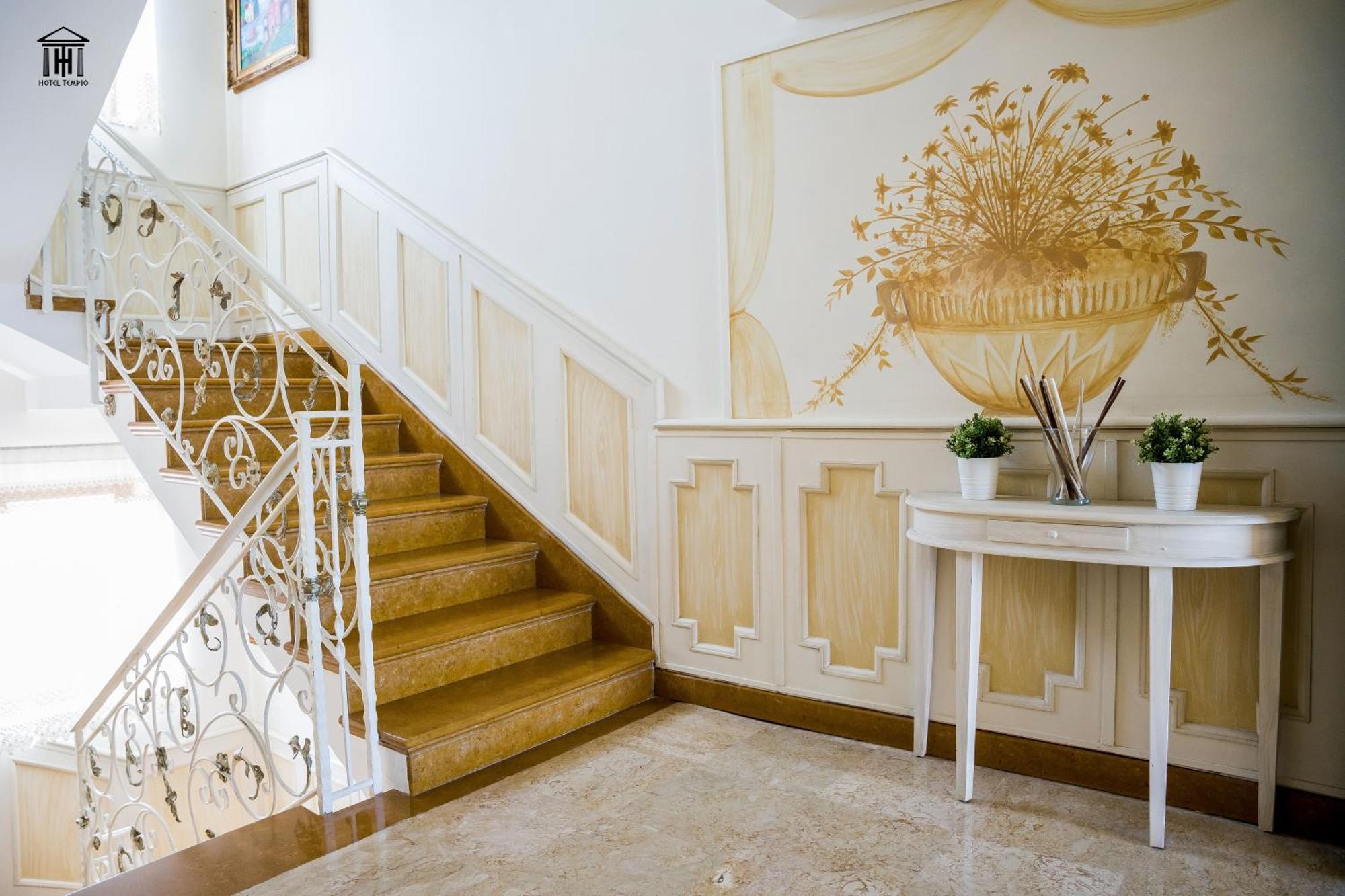 Hotel Tempio Лаго Патрия Екстериор снимка