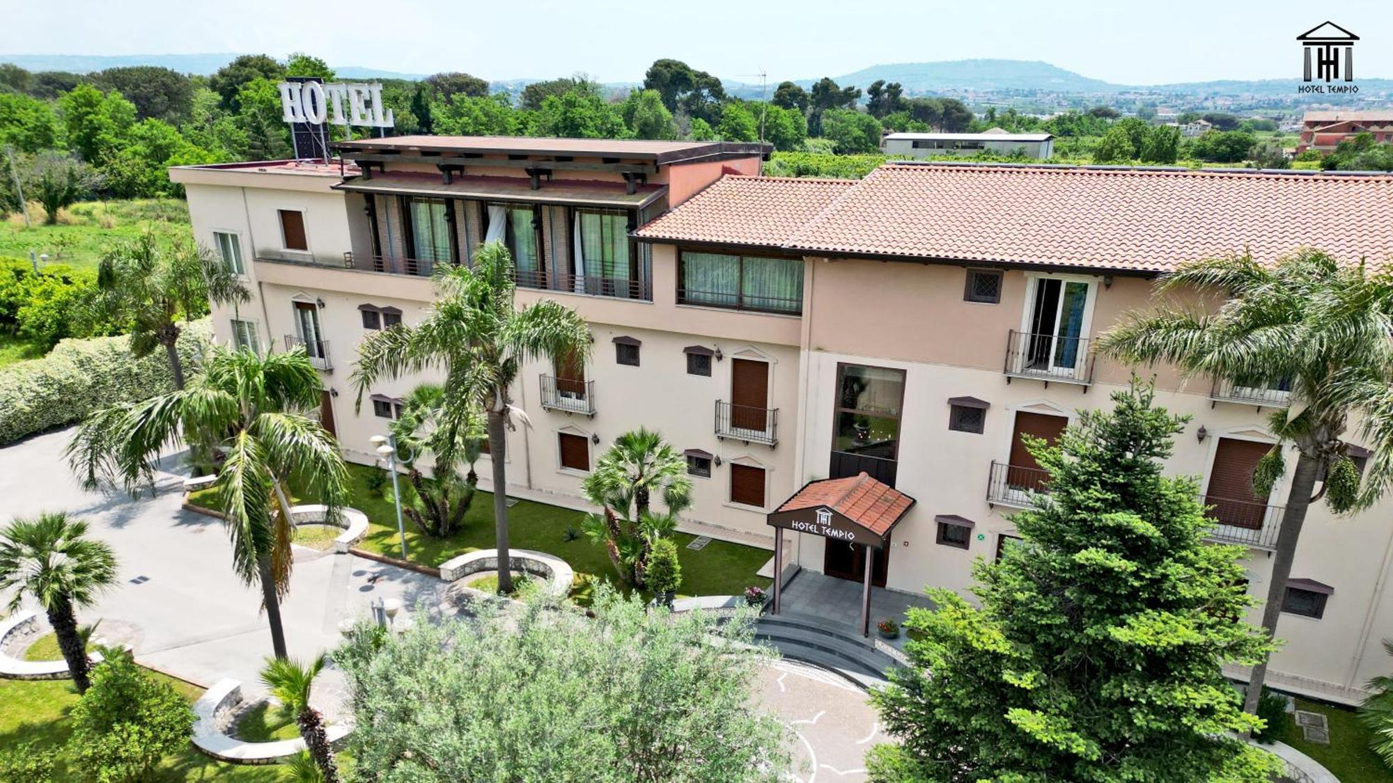 Hotel Tempio Лаго Патрия Екстериор снимка