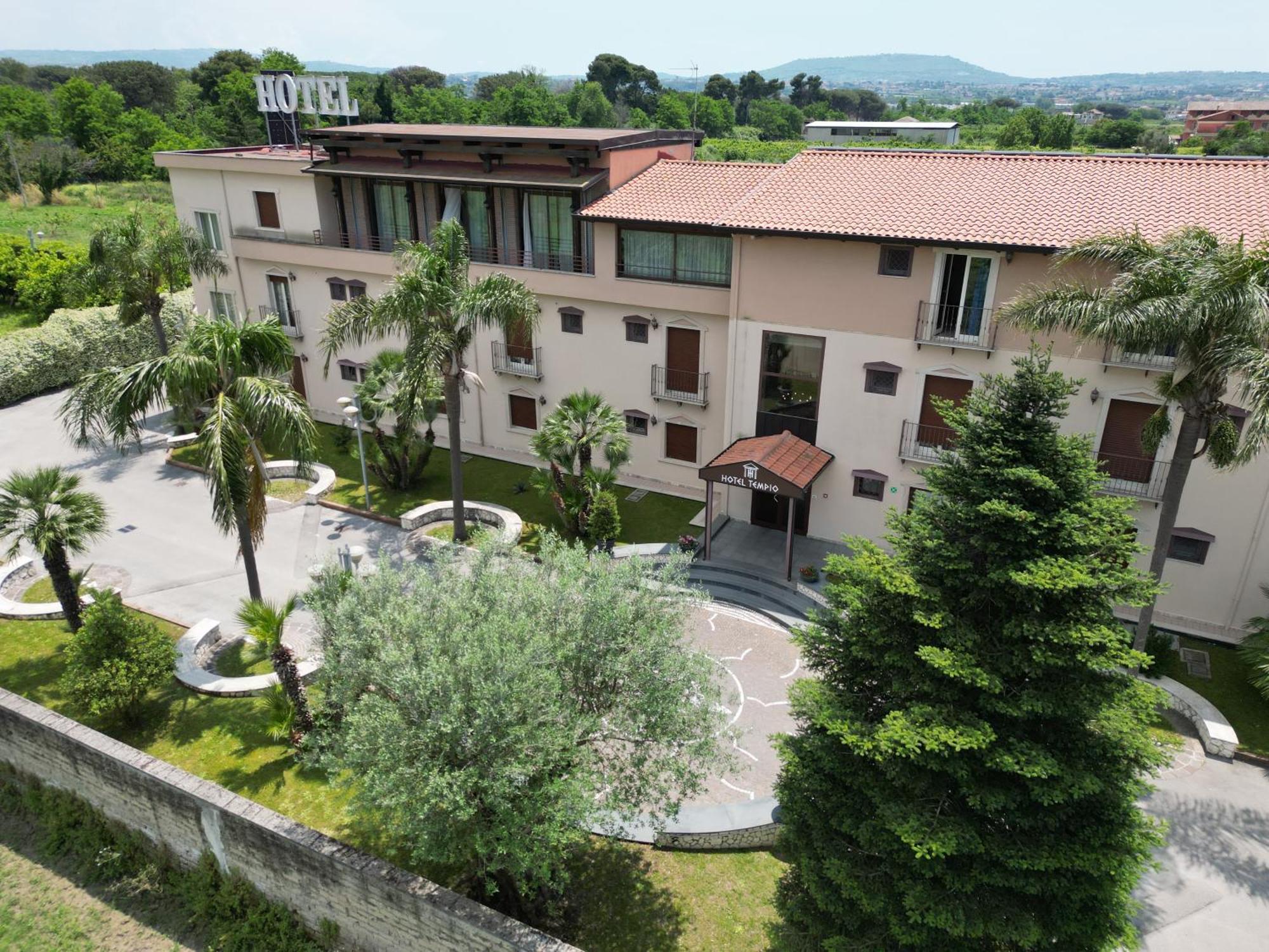 Hotel Tempio Лаго Патрия Екстериор снимка